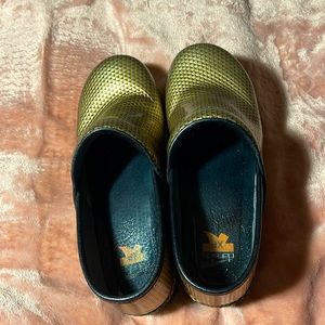 Dansko XP Clogs